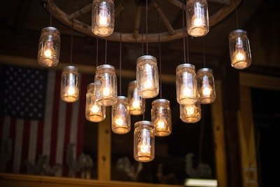 Pourquoi opter pour un lustre industriel dans votre maison ?