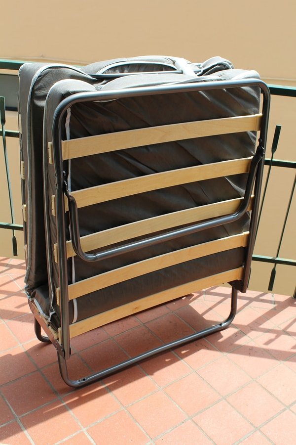 Quelles sont les particularités d'un lit pliant ?